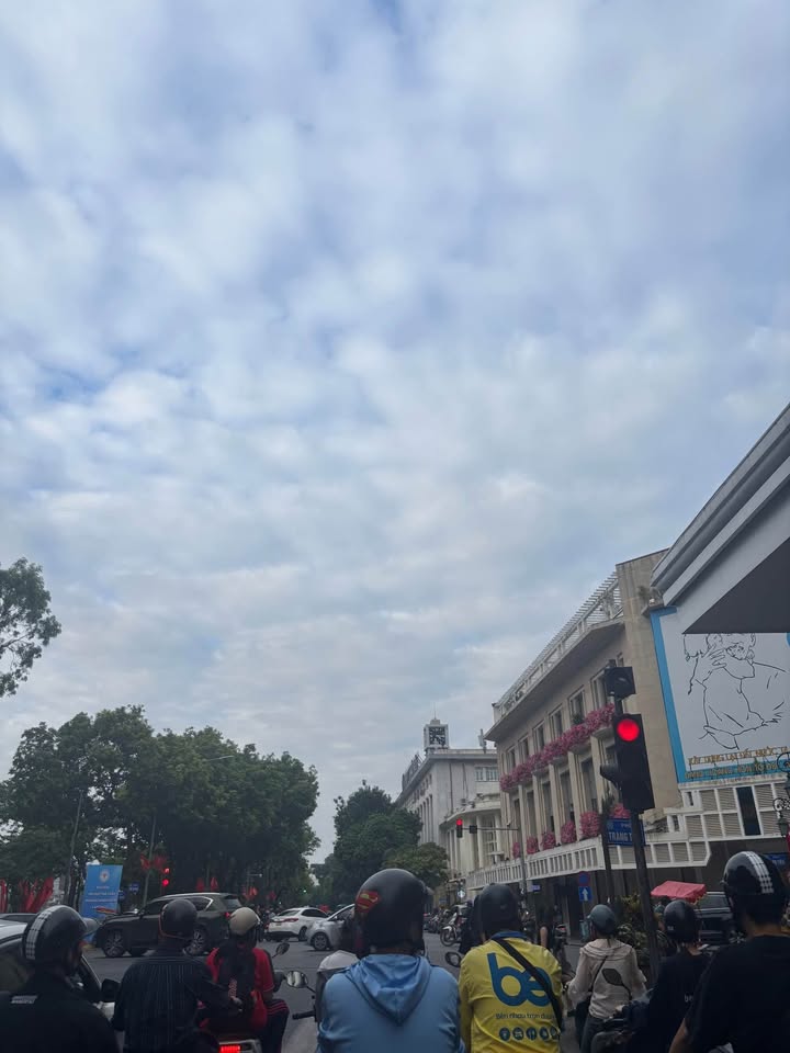 FrontHouse Tràng Tiền Hoàn Kiếm 130m² giá 27 tỷ - Đầu tư sinh lời ngay!