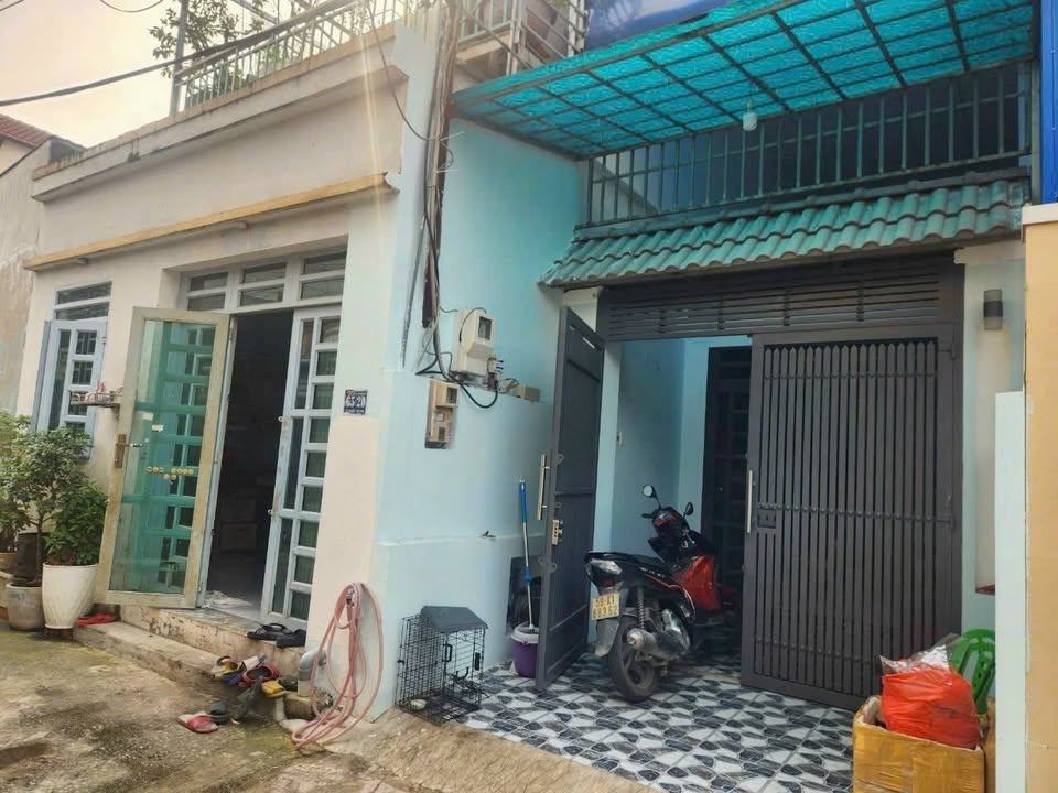 Nhà Hậu Lân Bà Điểm 136m² giá 5.2 tỷ - Nhà mới sửa, chỉ việc ở!