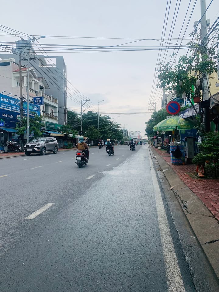 Nhà mặt tiền Lê Văn Chí, Thủ Đức 80m² giá 25 triệu - Phù hợp kinh doanh đa ngành nghề!