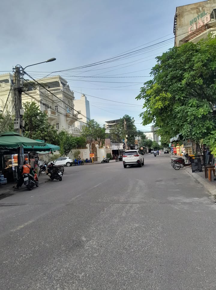 Nhà mặt tiền đường Hoàng Văn Thụ, Quy Nhơn 75m² giá 18 triệu - Kinh doanh thuận lợi!