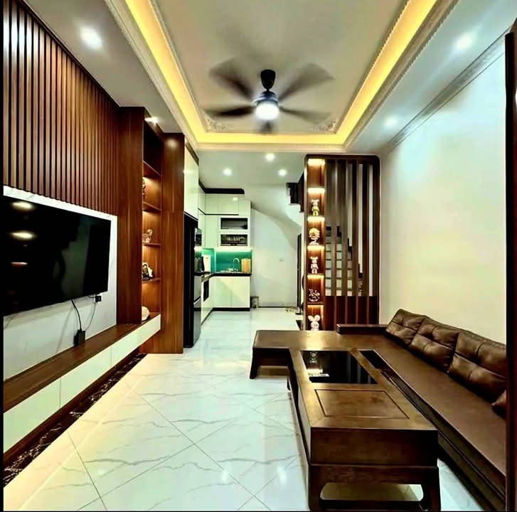 Nhà phố Ỷ La, Dương Nội 32m² giá 5.2 tỷ - Nội thất đẹp, gần ô tô!