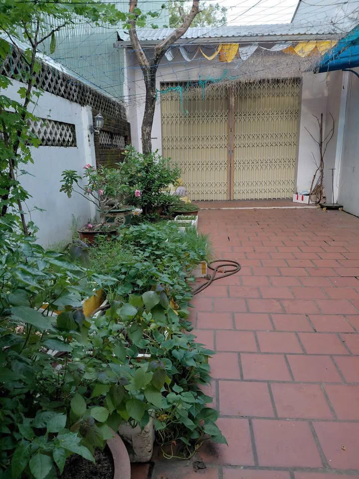 Nhà bán đường 30/04, phường Cẩm Thành, 125m² giá 3.2 tỷ - Hướng Đông thuận lợi!