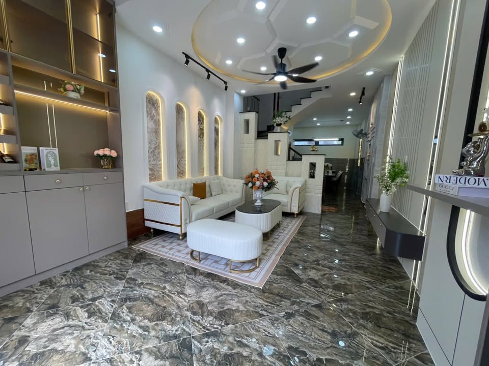 Nhà 2 tầng Gò Vấp 44m² giá chỉ 5 tỷ - Thiết kế thông thoáng, ô tô đậu trước cửa!