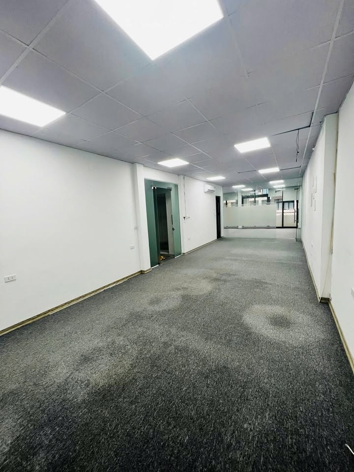 Văn phòng góc 2 mặt tiền tại Triều Khúc 50m² giá chỉ 8,5 triệu - Không thể bỏ lỡ!