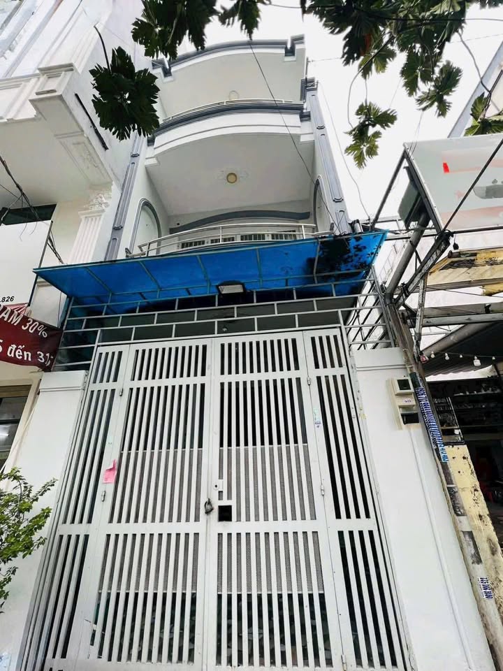 Bán gấp FrontHouse mặt tiền Nguyễn Cửu Đàm 80m² giá 12.95 tỷ - Kinh doanh sầm uất!