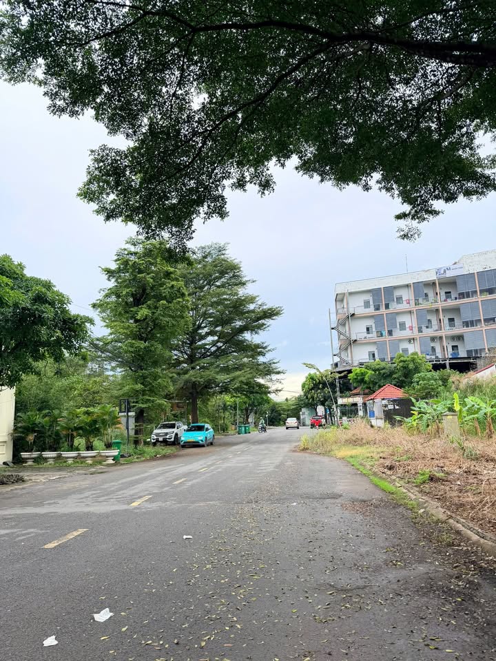 Đất biệt thự 450m² khu Thời Báo Kinh Tế, Phú Hữu giá 19 tỷ - Cần bán gấp!