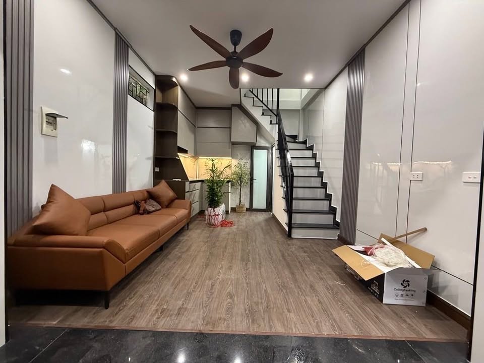 Nhà riêng Tây Sơn Đống Đa 20m² giá 6 tỷ - Lô góc ngõ thông ô tô gần 20m!