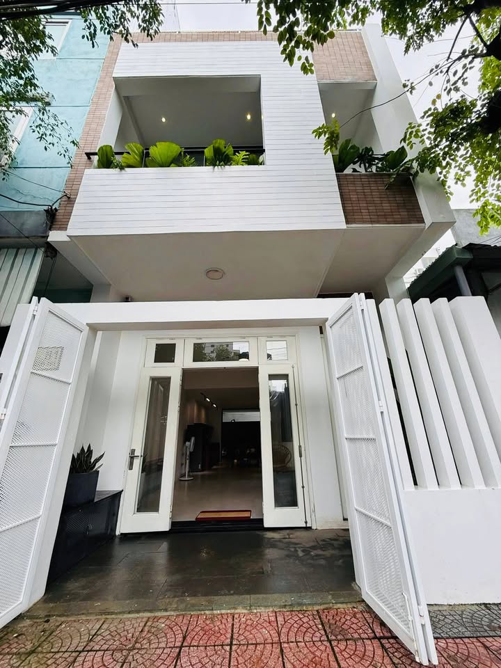 Nhà mặt tiền đường Đào Trí quận Hải Châu 75m² giá 8.8 tỷ - Full nội thất vào ở ngay!