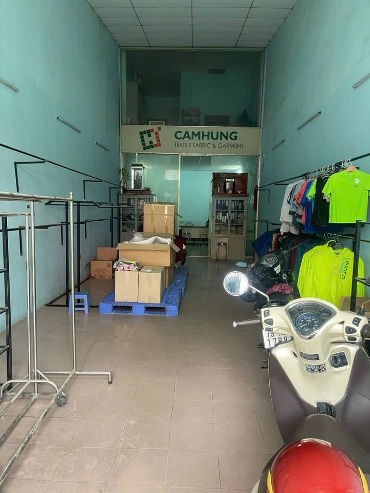 Nhà mặt tiền Lạc Long Quân, Tân Bình 113.4m² giá 25 tỷ - Kinh doanh sầm uất!