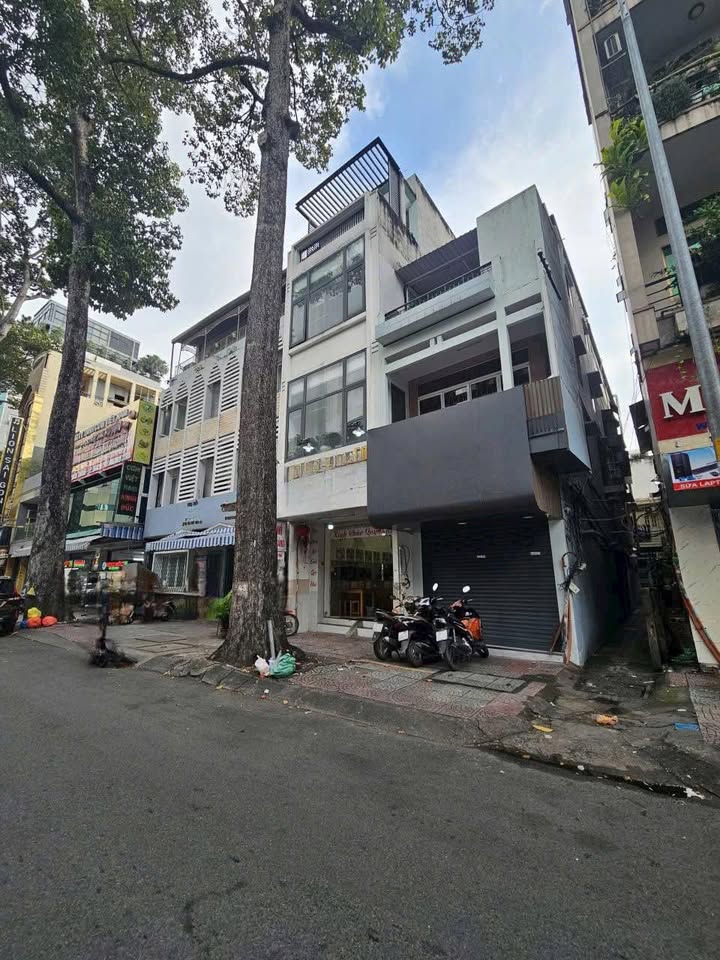 FrontHouse mặt tiền Tôn Thất Tùng, Q.1, giá 24 tỷ - Giảm giá sốc!