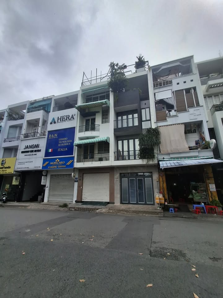 Cho thuê nhà mặt tiền đường Phan Xích Long, quận Phú Nhuận - Cơ hội đầu tư sinh lời!