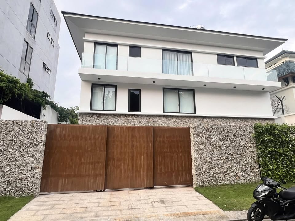 Biệt thự cho thuê Thảo Điền 357m² giá 171 triệu - Sân vườn rộng rãi, chuẩn bị hồ bơi!