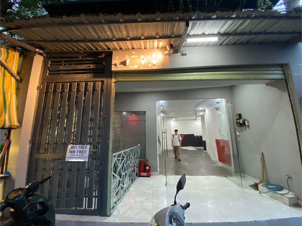 Cho thuê mặt bằng tầng trệt hẻm 441 Điện Biên Phủ 70m² giá 10 triệu - Vị trí sầm uất, thích hợp kinh doanh!