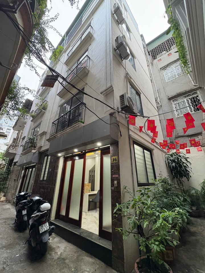 Cho thuê nhà nguyên căn 35m² tại ngõ 66 Yên Lạc - Giá 19 triệu/tháng, lô góc thoáng sáng!