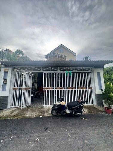 Nhà 2 tầng hẻm 8m Lê Văn Lương, Nhơn Đức 146.6m² giá 7.4 tỷ - Dọn vào ở ngay!