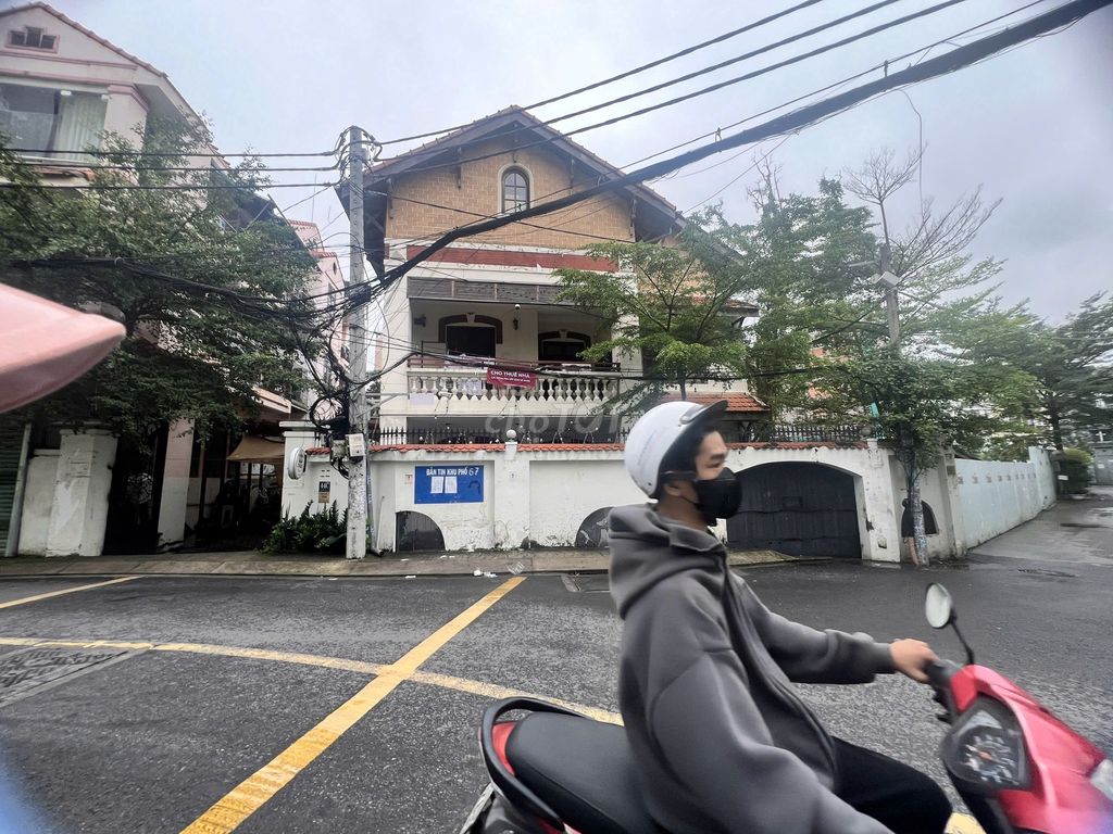 Nhà Nguyên Căn Mặt Tiền Đường Ung Văn Khiêm Quận Bình Thạnh 400m² giá 60 triệu - Kinh doanh đa ngành nghề lý tưởng!