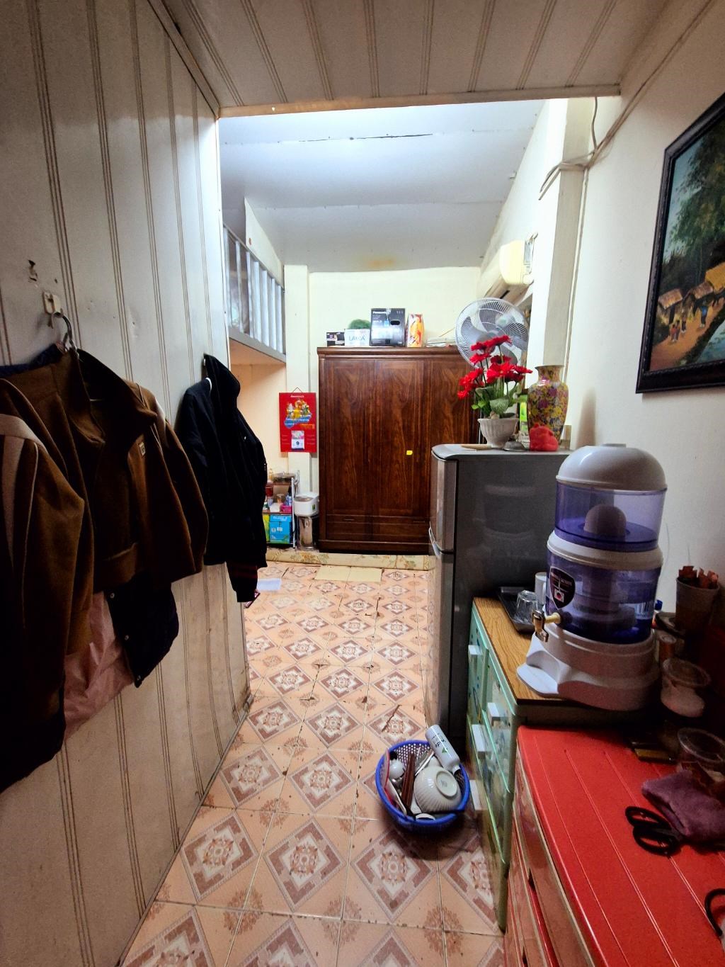 Nhà phố Trần Hưng Đạo 31m² giá 9.9 tỷ - Mặt tiền rộng, sổ đỏ chính chủ!