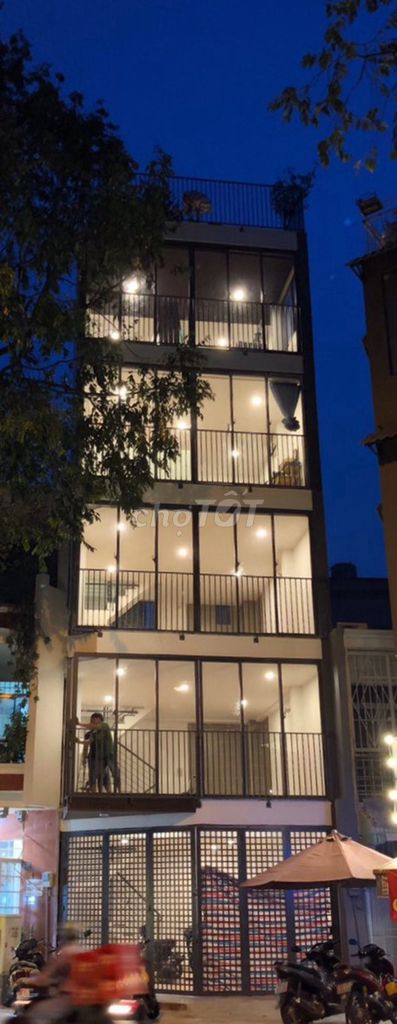 Cho thuê Mặt tiền Bạch Đằng, Quận Bình Thạnh 750m² - Thang máy hiện đại, giá tốt!