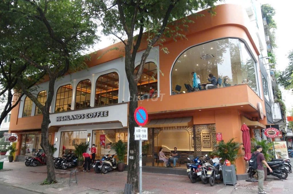 Cho thuê nhà mặt tiền đường Nguyễn Trung Trực, Quận 1 - Diện tích 126m², giá 150 triệu/tháng!