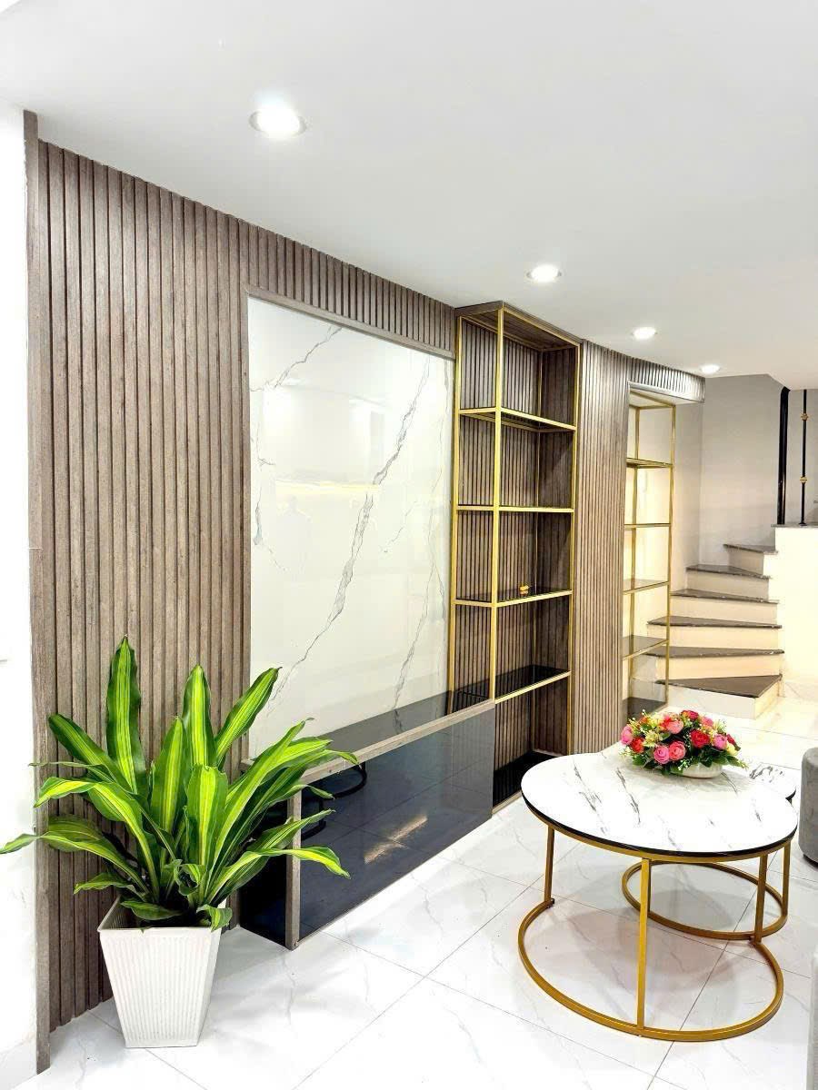 Nhà mặt phố Pháo Đài Láng Đống Đa 96m² giá 38 tỷ - Lô góc hiếm vị trí kinh doanh sầm uất!