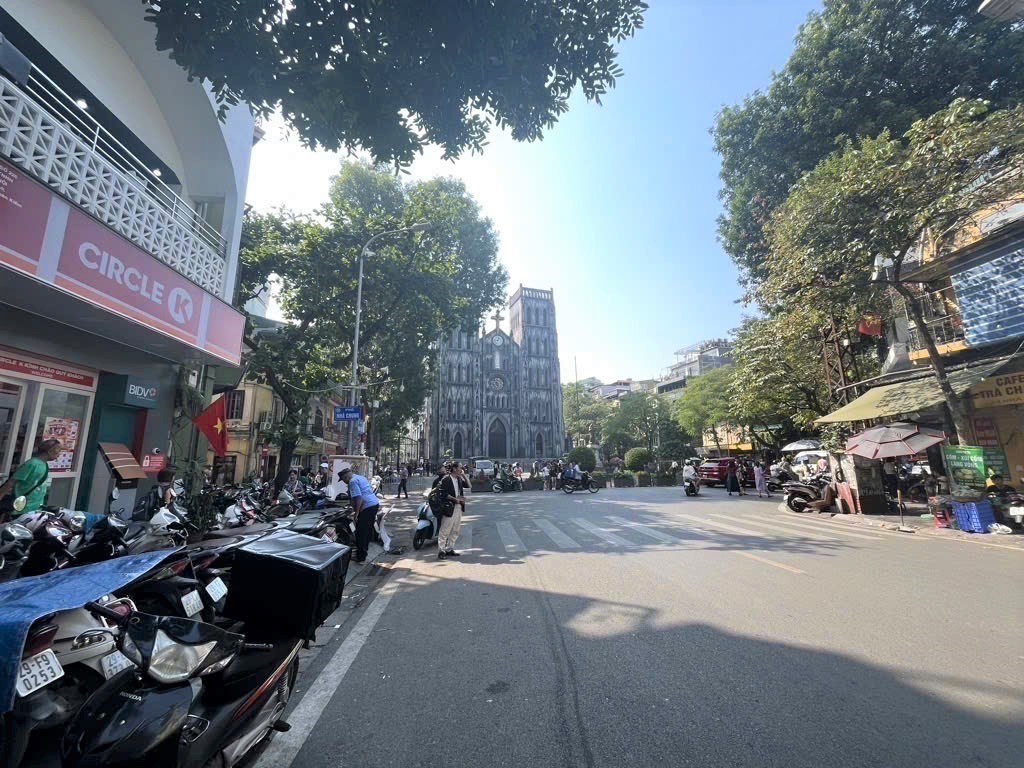 Bán nhà phố cổ Hoàn Kiếm 150m² giá 60 tỷ - Vị trí đắc địa gần Hồ Gươm!