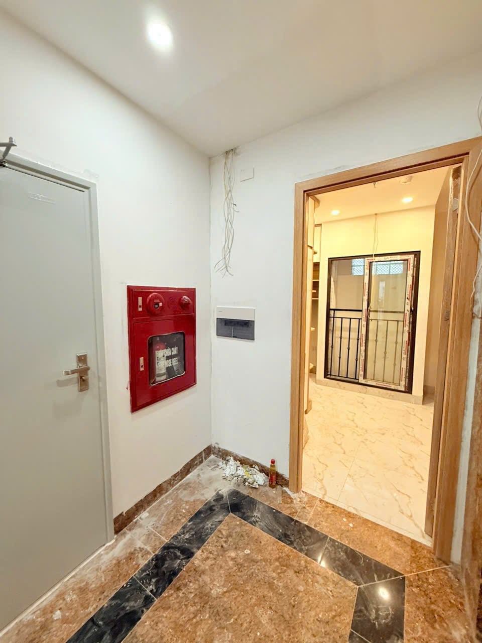 Nhà dịch vụ 8 tầng thang máy tại Đống Đa 60m² giá 19.5 tỷ - Doanh thu đỉnh cao!