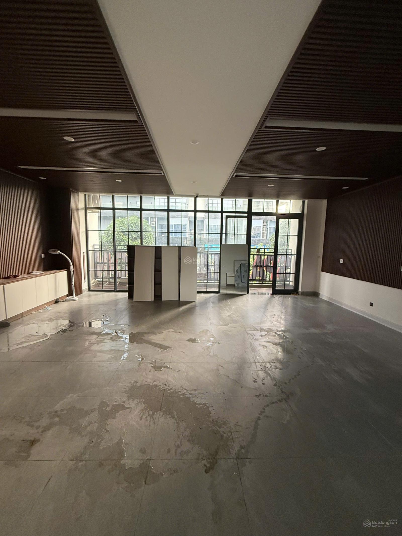 Cho thuê văn phòng tại The Matrix One 150m² giá 32 triệu - Thiết kế hiện đại, vị trí trung tâm!