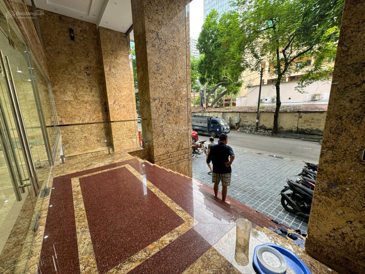 Cho thuê văn phòng cao cấp tại Hoàng Ngân, Cầu Giấy 264m² giá chỉ 72 triệu