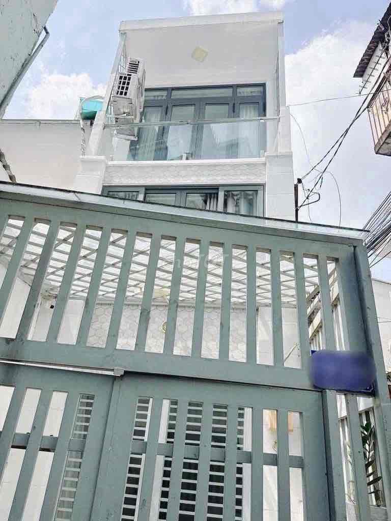Nhà cho thuê mới 3 lầu hẻm Vĩnh Hội, Quận 4 - Giá 12 triệu/tháng