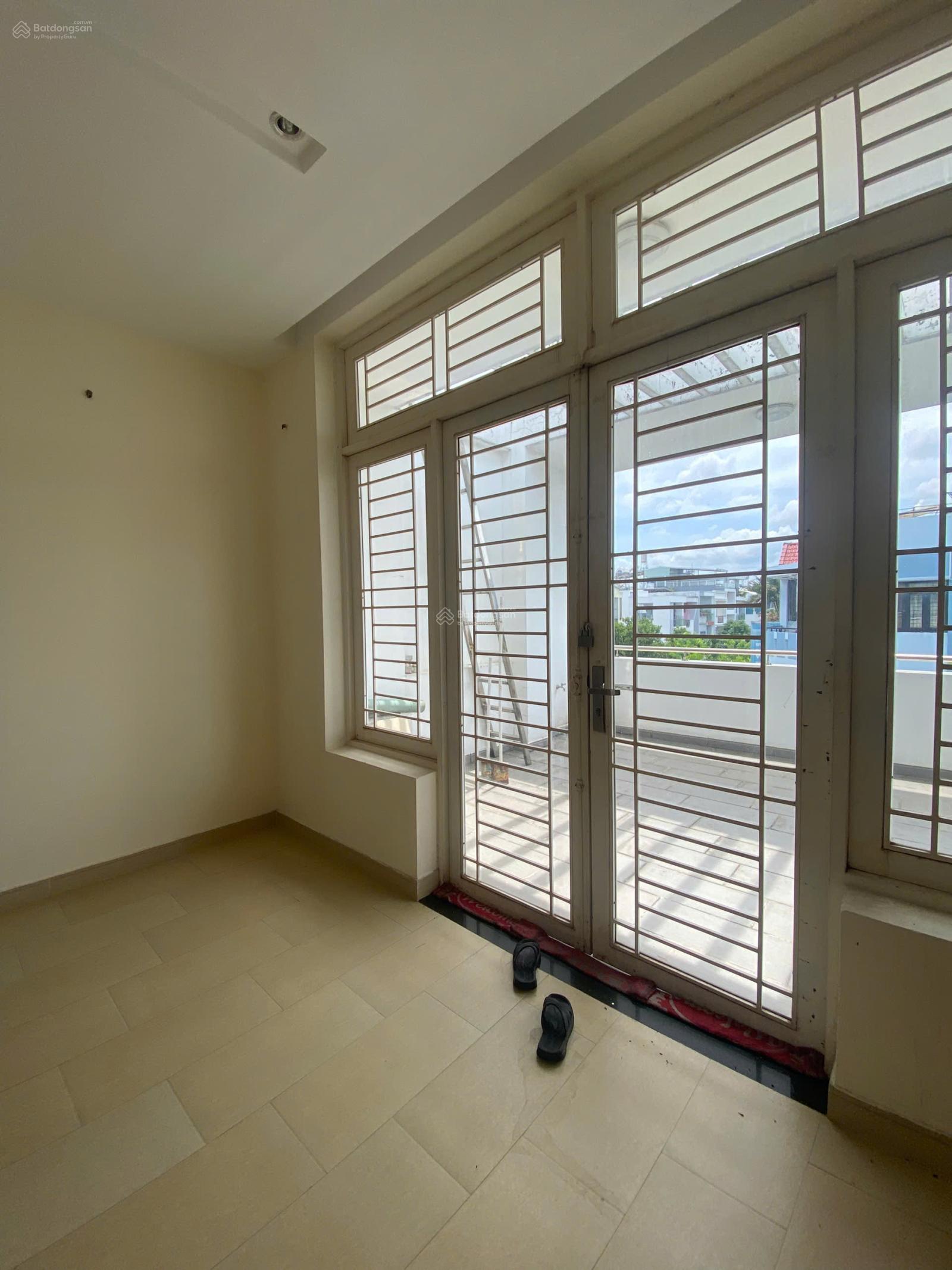 Nhà nguyên căn Thủ Đức 100m² giá 17 triệu - Đầy đủ nội thất, vào ở ngay!