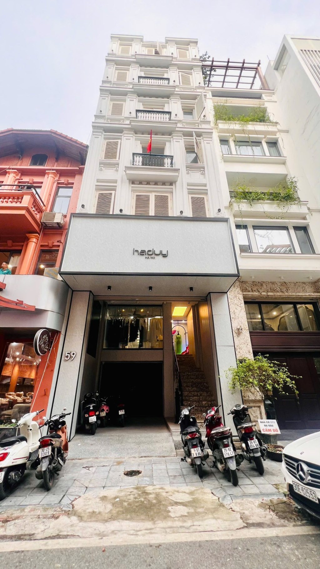 Nhà phố Quang Trung Hà Đông 55m² giá 20 tỷ - Kinh doanh sầm uất, thang máy nhập khẩu!