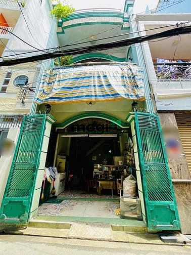 Bán Nhà Phố Đường Hoàng Văn Thụ, Phường 04, Quận Tân Bình 54.1m² giá 10.9 tỷ - Hẻm xe hơi thông thoáng!