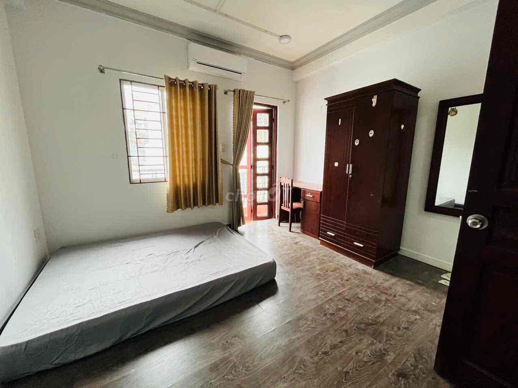 Phòng cho thuê Trần Đình Xu Q1 gần CẦU ÔNG LÃNH - Phố đi bộ, giá 5.8 triệu - Không thể bỏ lỡ!