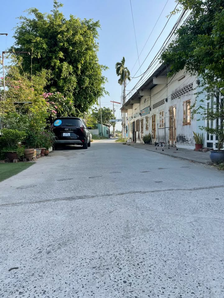 Đất nền KDC Đoàn Kết quận Bình Thủy 93m² giá 1.8 tỷ - Vị trí 2 mặt tiền, ô tô vào tận nơi!