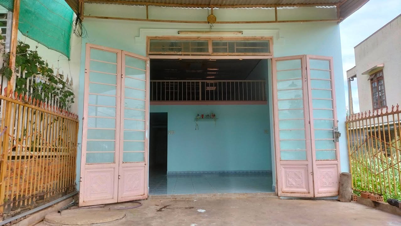 Nhà mặt tiền đường Phan Bội Châu, Đức Trọng, 100m² - Gần chợ và trường học!