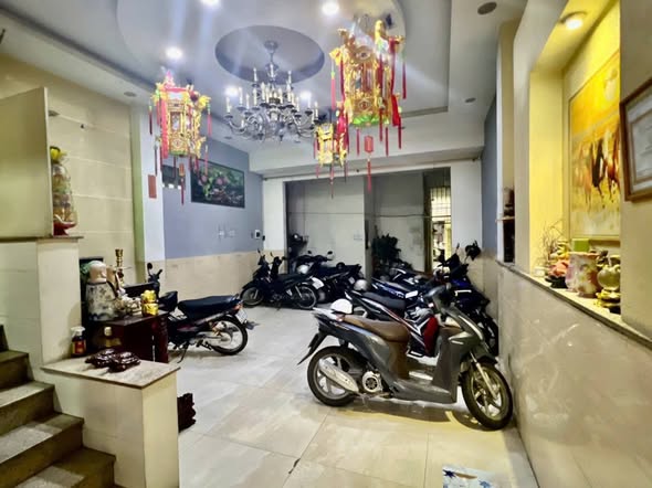 Nhà mặt tiền kinh doanh Bình Long, Tân Phú, 180m² giá 23 tỷ - Kinh doanh sầm uất!