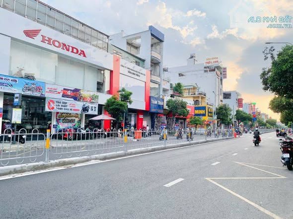 Nhà mặt tiền kinh doanh Nguyễn Sơn, Phú Thạnh, Tân Phú 125m² giá 28 tỷ - Đầu tư sinh lời ngay!