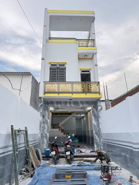 Nhà mặt tiền DT 743 Dĩ An 112m² giá 7 tỷ - Kinh doanh đa ngành nghề dễ dàng!