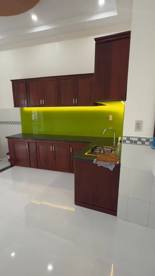 Nhà 2 mặt tiền hẻm Nguyễn Thái Học, Rạch Giá 133m² giá 1.89 tỷ - Tiện ích đầy đủ!