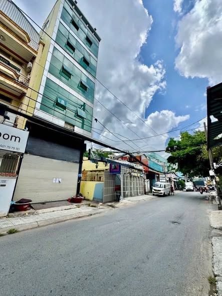 Bán gấp Tòa nhà CHDV - Khách sạn 120m² giá 16.8 tỷ - Địa điểm đắc địa Gò Vấp!