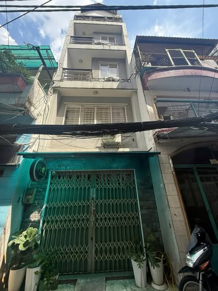 Nhà bán gấp đường Nguyễn Ngọc Lộc, Quận 10 - Diện tích 36m², giá chỉ 8.4 tỷ!