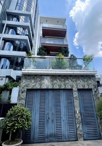 Mặt tiền Bắc Hải Q10 350m² giá 18 tỷ - Cần bán gấp!