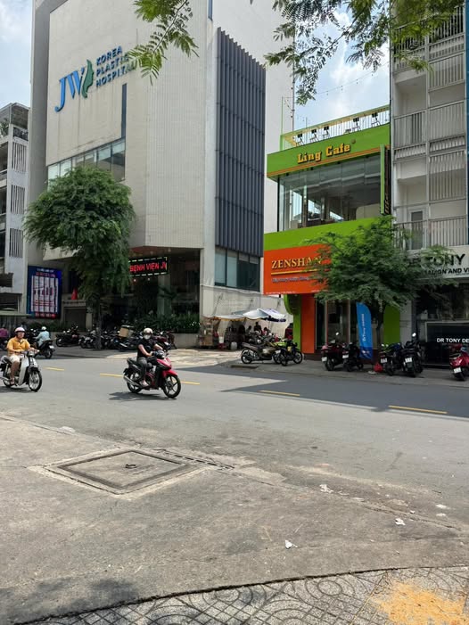 Bán gấp FrontHouse quận 1 49m² giá 14 tỷ - Đầu tư sinh lời cao!