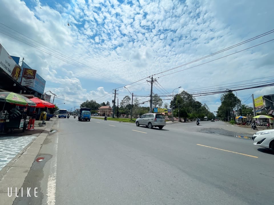 Bán nhà nghỉ mặt tiền đường 25B, Vĩnh Long 323m² giá 5 tỷ - Thương lượng trực tiếp!