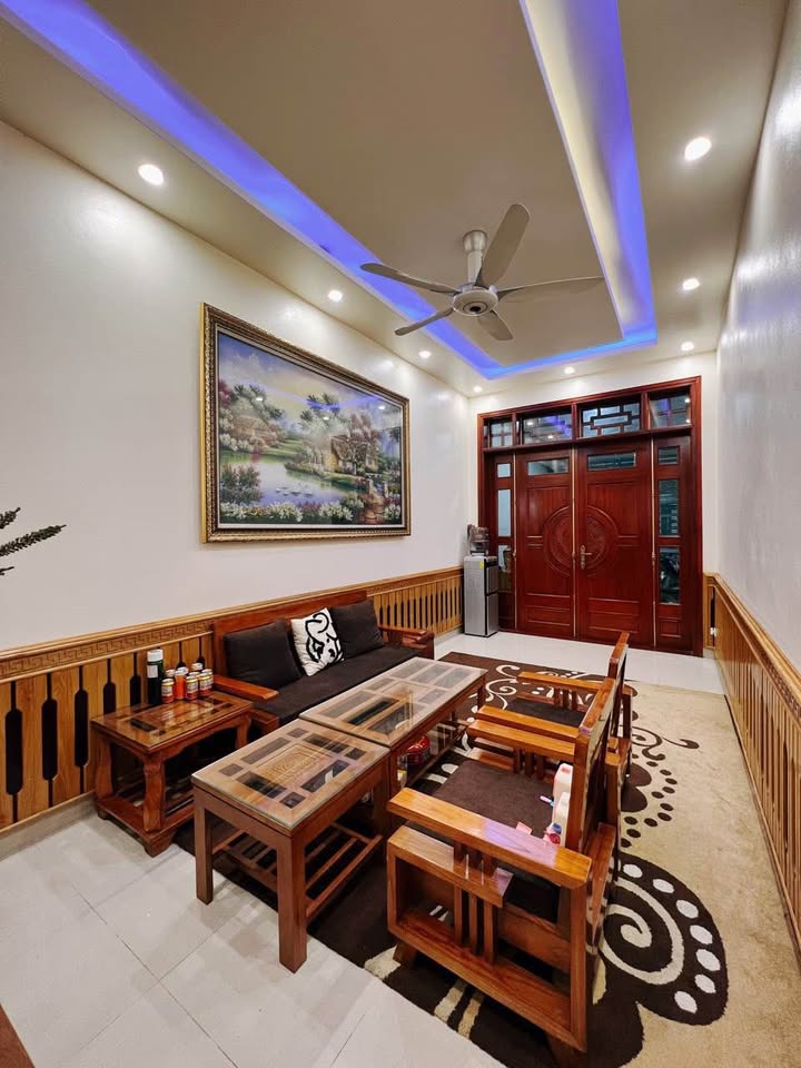 Nhà 3.5 tầng đẹp tại Trường Thi, TP Thanh Hóa 57m² giá 2,7 tỷ - Khu phố yên tĩnh, mát mẻ!