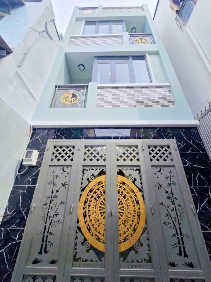 Bán nhà quận 4 - 26m² giá 5.2 tỷ - Vị trí trung tâm, an ninh tốt!