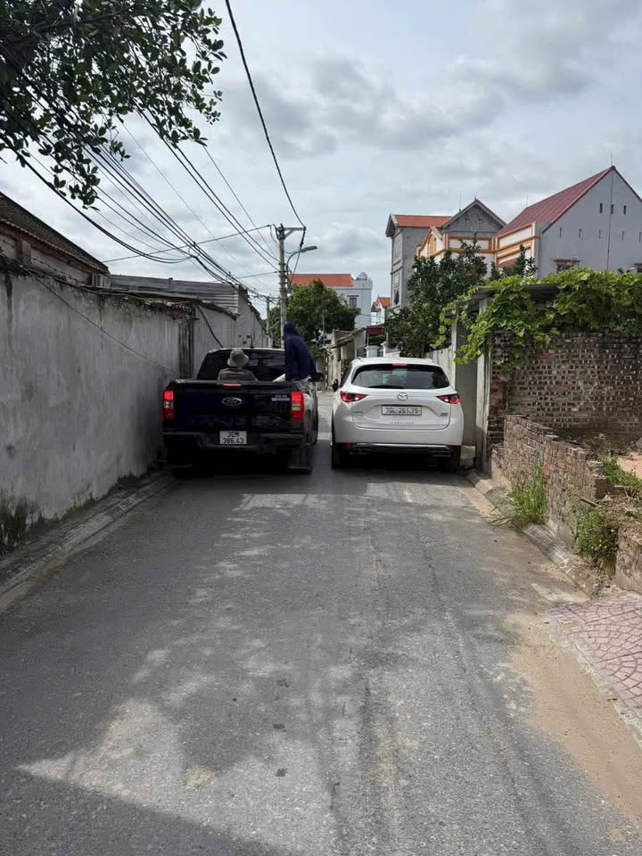 Bán lô đất 40m² đường Sen Hồ, Lệ Chi, Gia Lâm - Giá chỉ 3.25 tỷ!