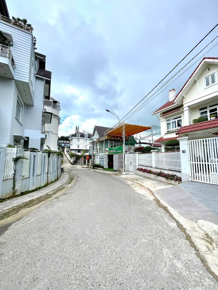 Đất mặt tiền đường Yersin, Đà Lạt 371m² giá 25 tỷ - Cơ hội đầu tư hấp dẫn!