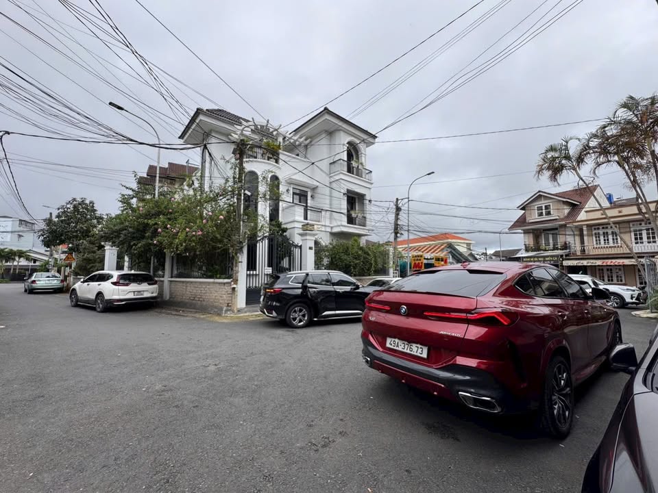 Căn nhà góc 2 mặt tiền Yersin Đà Lạt 151m² giá 14 tỷ - Kinh doanh sầm uất!