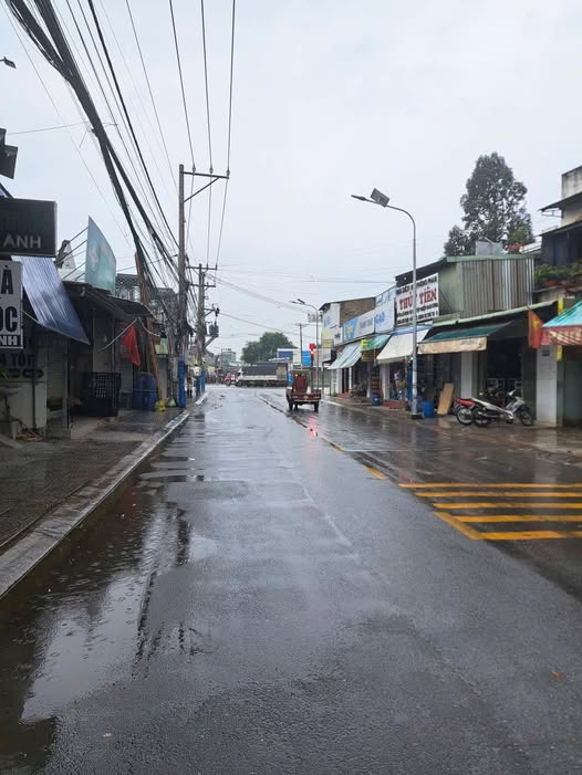 Nhà mặt tiền kinh doanh Trần Quang Diệu, Dĩ An 94m² giá 5.5 tỷ - Tiềm năng sinh lời cao!